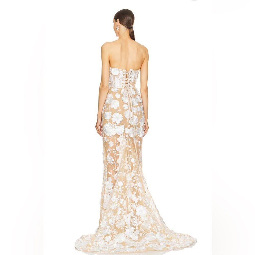 NWOT BRONX AND ABNCO Jasmine Strapless Floral Wedding Bridal Gown in White - Picture 3 of 11